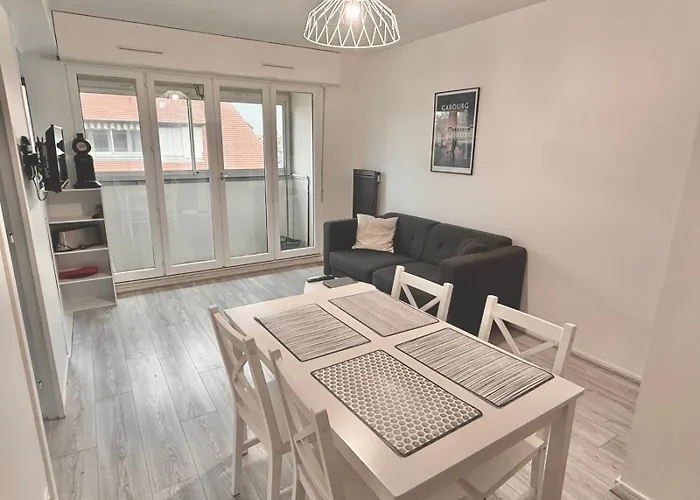 Apartamento 2 Bedrooms Seaside, Wifi & Linen, Equipped Kitchen